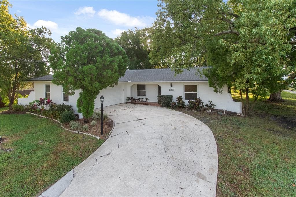 304 BARCLAY AVENUE - Interior/Exterior Photo 2 - ALTAMONTE SPRINGS, FL