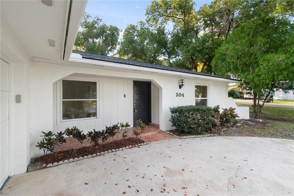 304 BARCLAY AVENUE - Interior/Exterior Photo 4 - ALTAMONTE SPRINGS, FL