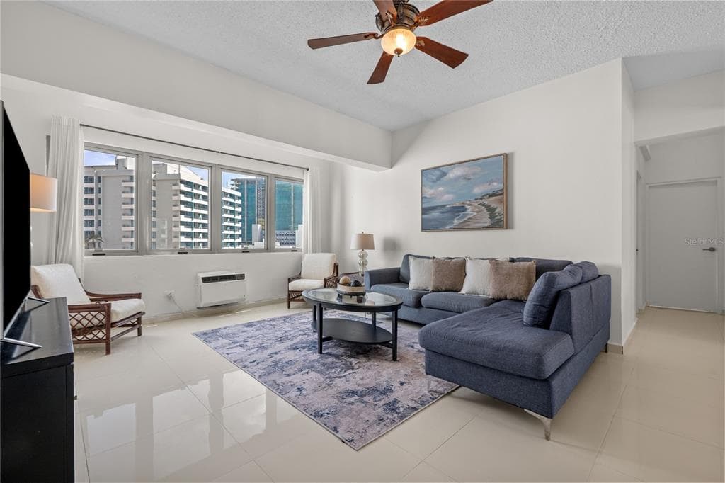 1102 Avenida Ashford CONDADO CENTER UNIT 7B