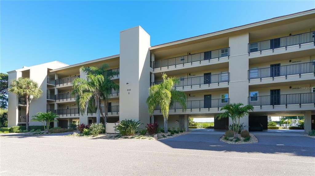4500 GULF OF MEXICO DRIVE UNIT 206 - 2bd/2ba - $778,000 - LONGBOAT KEY, FL