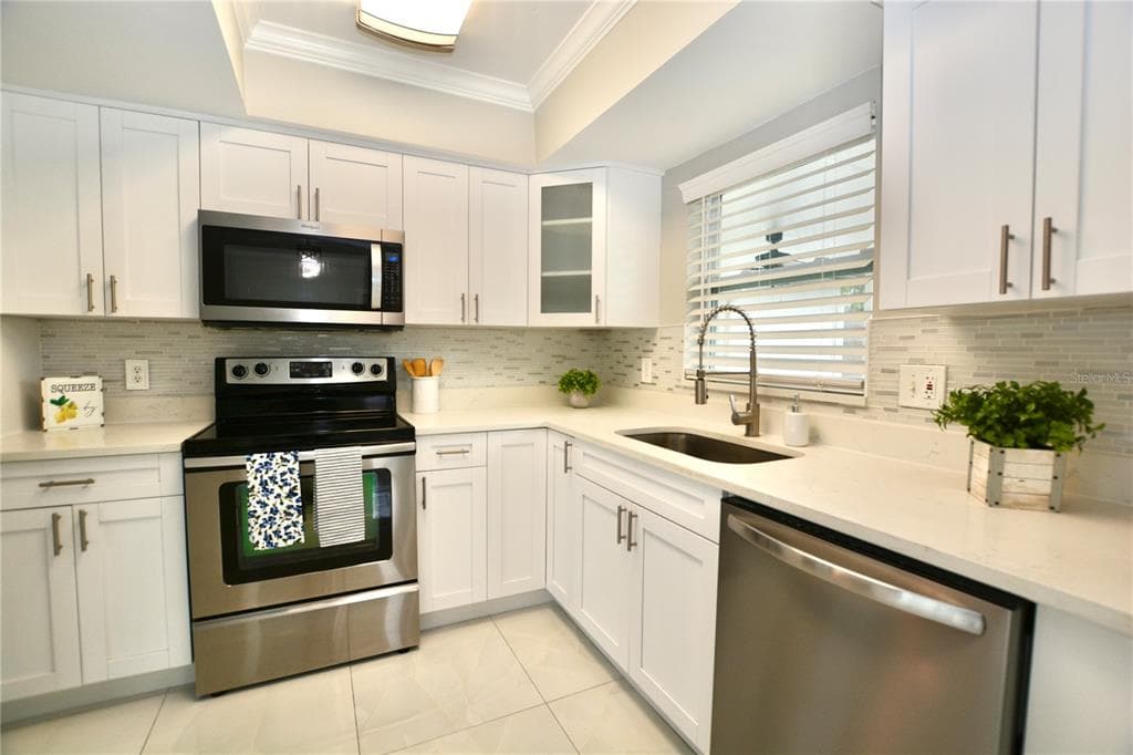 null - Interior/Exterior Photo 5 - TAMPA, FL