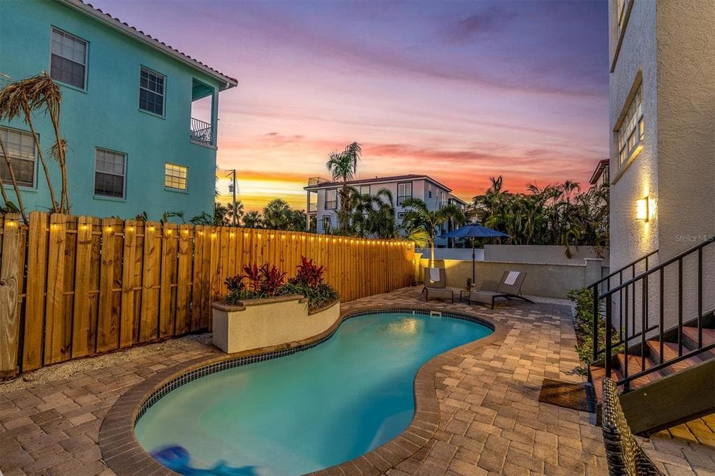 4006 5TH AVENUE - Interior/Exterior Photo 5 - HOLMES BEACH, FL