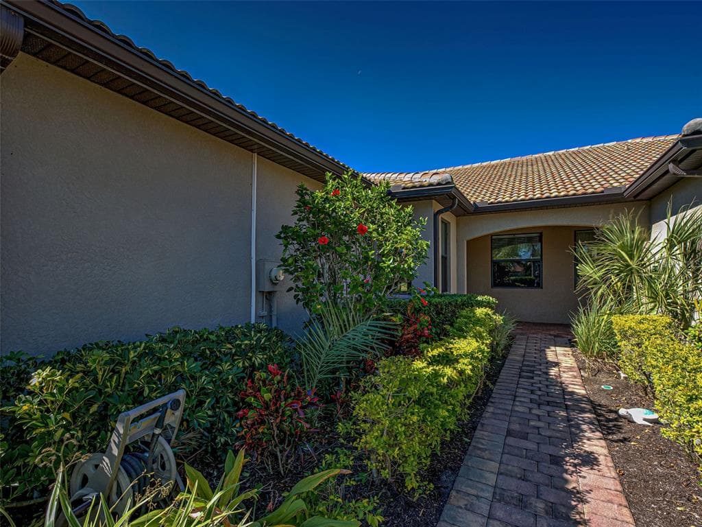 19157 SERAFINA STREET - Interior/Exterior Photo 5 - VENICE, FL