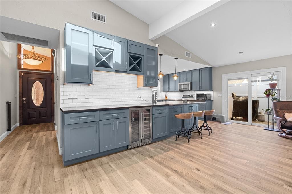 13000 HIBISCUS AVENUE - Interior/Exterior Photo 3 - SEMINOLE, FL