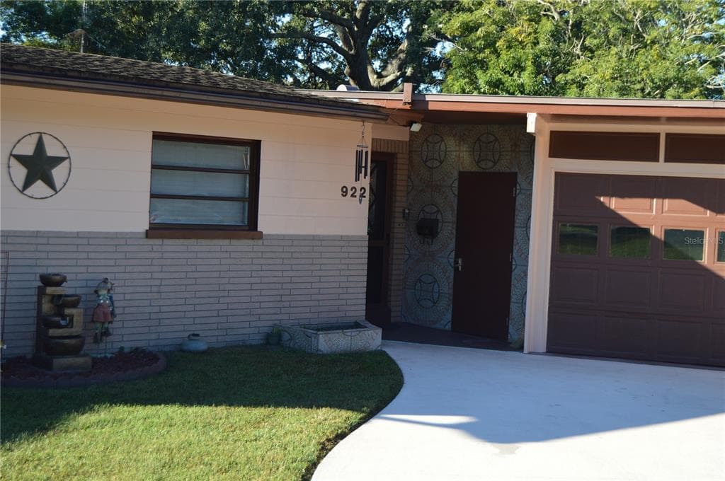 922 BONNIE DRIVE - Interior/Exterior Photo 3 - LAKELAND, FL