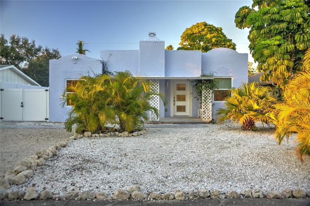 5416 4TH AVENUE W - 2bd/1ba - $465,000 - BRADENTON, FL