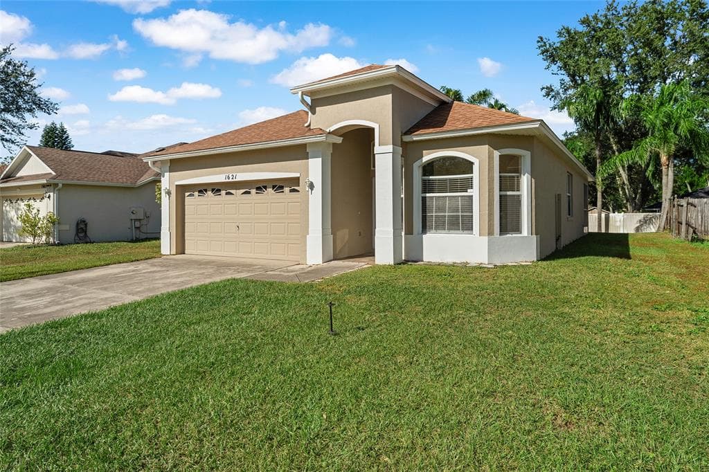 1621 MOUNTCLAIR COURT - 3bd/2ba - $299,900 - MOUNT DORA, FL