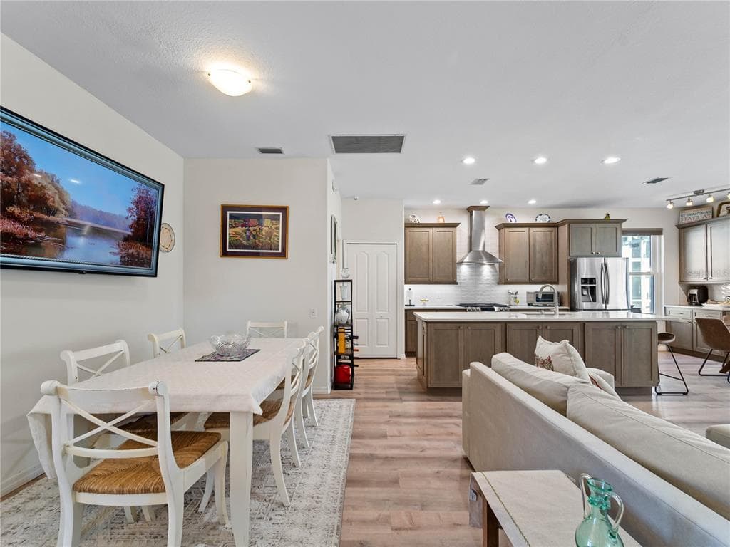 8419 WHISPERING WOODS COURT - Interior/Exterior Photo 5 - LAKEWOOD RANCH, FL