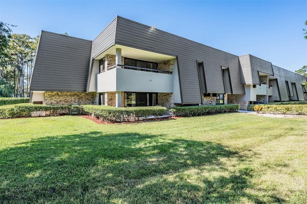 36750 US HIGHWAY 19 N UNIT 6-214 - 2bd/2ba - $385,000 - PALM HARBOR, FL