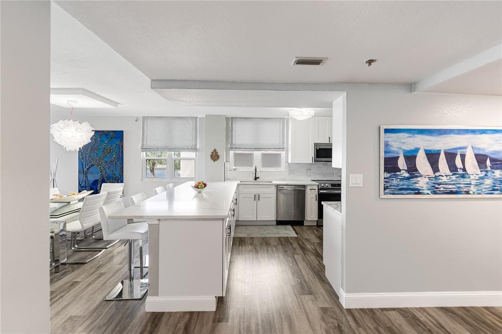 97 SUNSET DRIVE UNIT 201 - Interior/Exterior Photo 4 - SARASOTA, FL