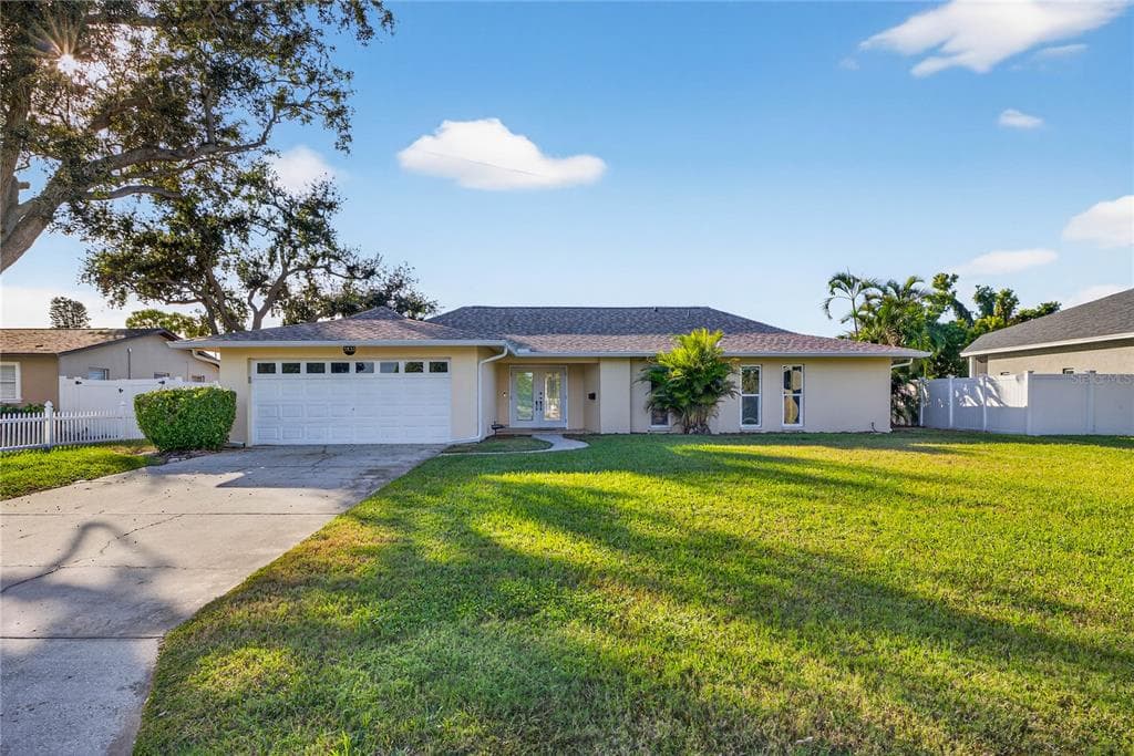 5833 25TH STREET S - 3bd/2ba - $675,000 - ST PETERSBURG, FL