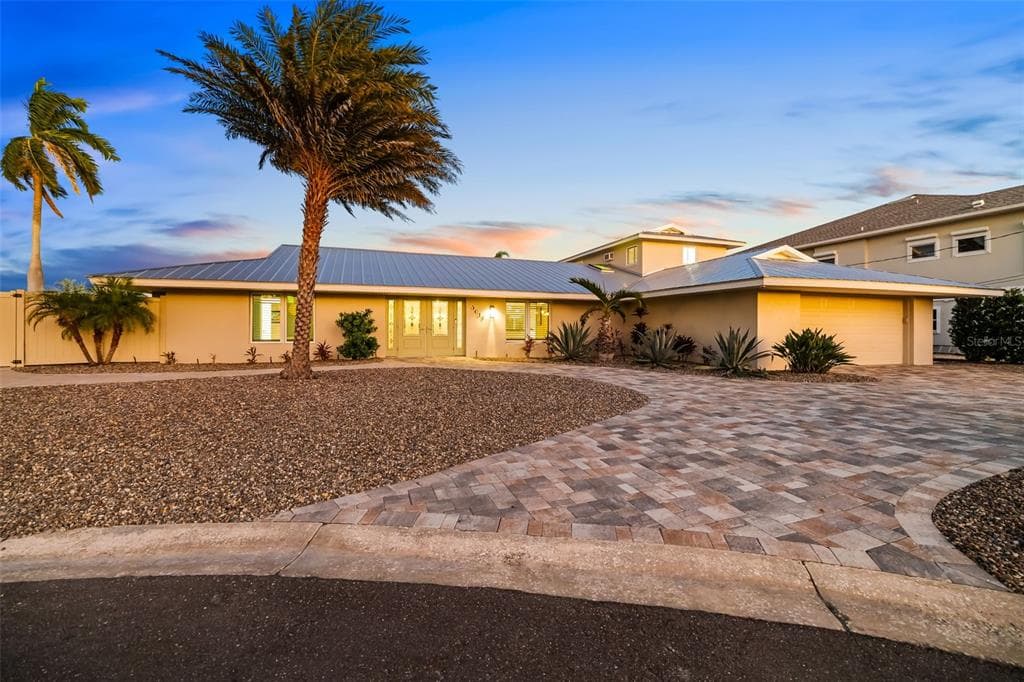 3611 PLUMOSA TERRACE - 3bd/3ba - $1,640,000 - BRADENTON, FL