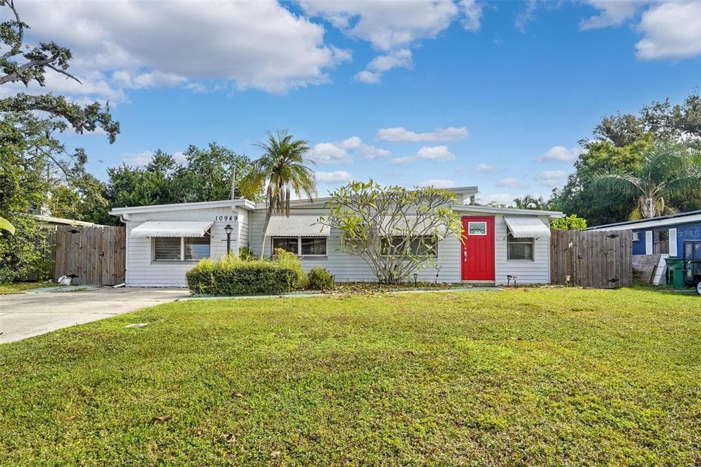 10949 105TH STREET - Interior/Exterior Photo 2 - LARGO, FL