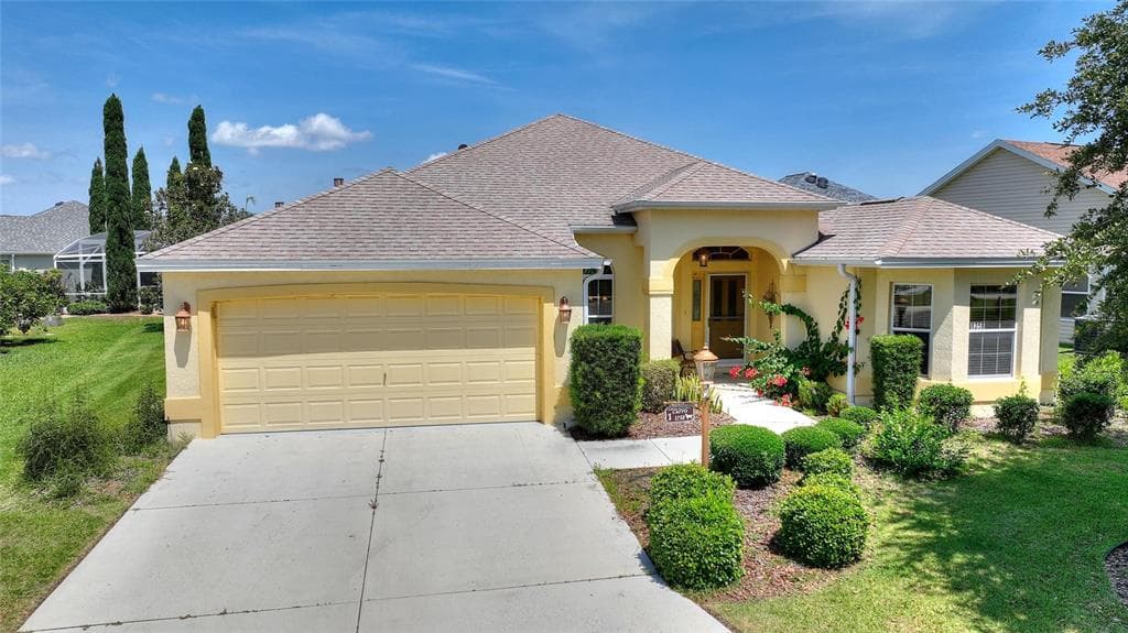 1258 DONALDS PLACE - 3bd/2ba - $449,000 - THE VILLAGES, FL