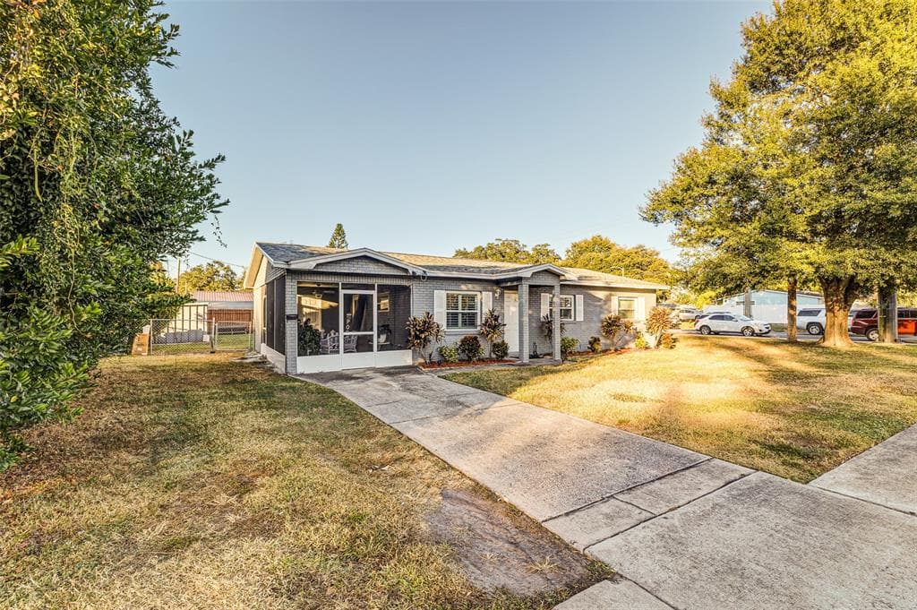 1526 E EDGEWOOD DRIVE - Interior/Exterior Photo 3 - LAKELAND, FL