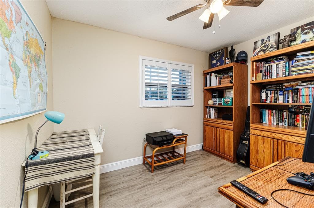 1526 E EDGEWOOD DRIVE - Interior/Exterior Photo 5 - LAKELAND, FL