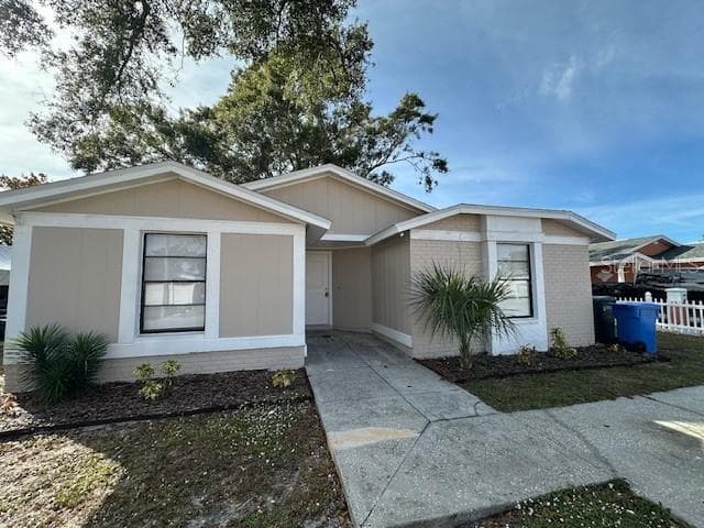 9605 ELGIN COURT - 3bd/4ba - $380,000 - TAMPA, FL