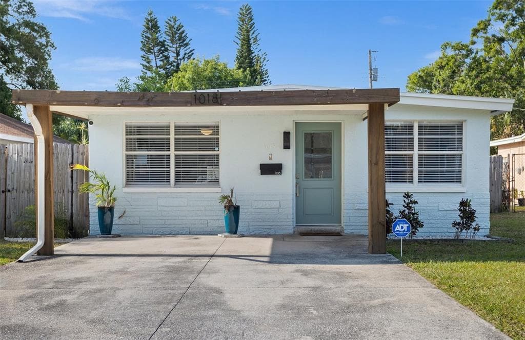 1018 55TH AVENUE N - 3bd/2ba - $435,000 - ST PETERSBURG, FL