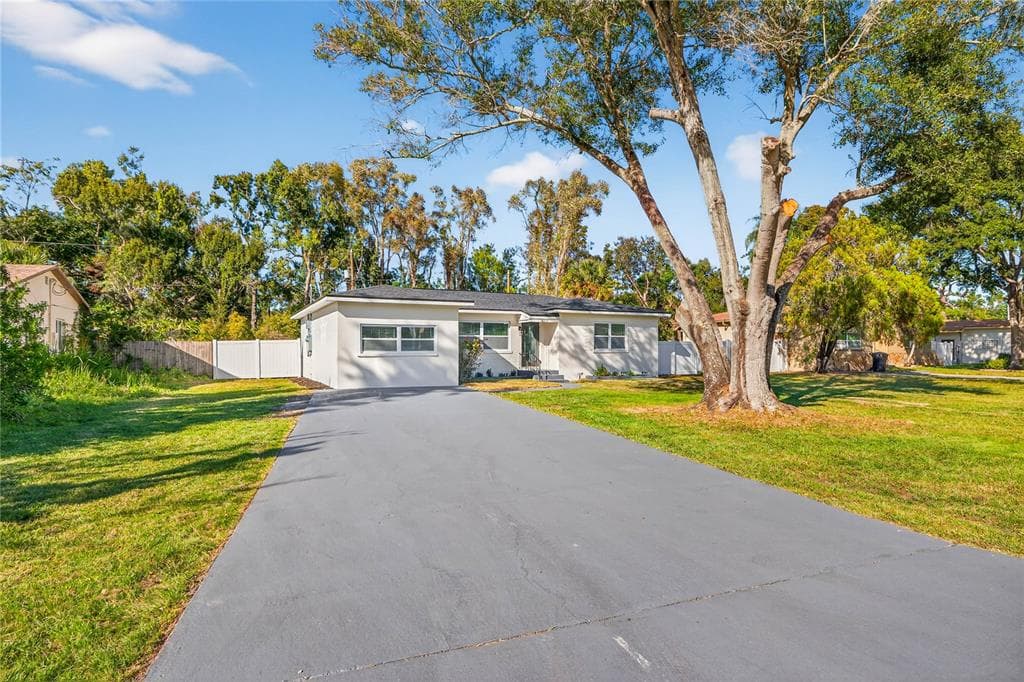 2231 LAMPARILLA WAY S