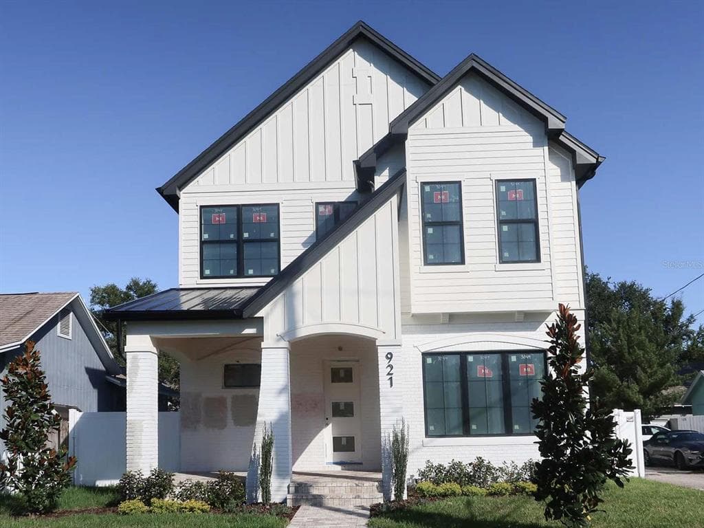 921 12TH STREET N - 5bd/5ba - $1,795,000 - ST PETERSBURG, FL