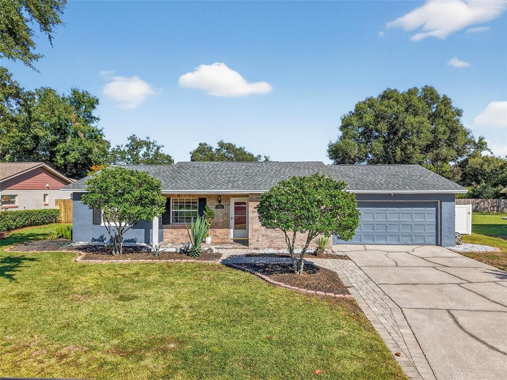 145 ESSEX DRIVE - 3bd/3ba - $454,500 - LONGWOOD, FL