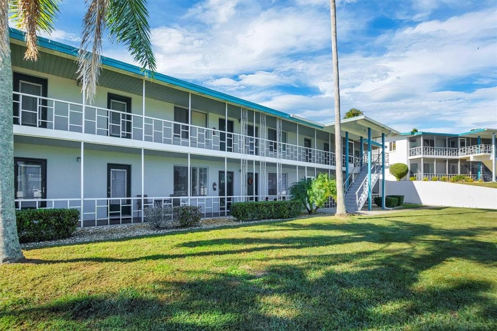 1600 W LAKE PARKER DRIVE UNIT D5 - Interior/Exterior Photo 3 - LAKELAND, FL