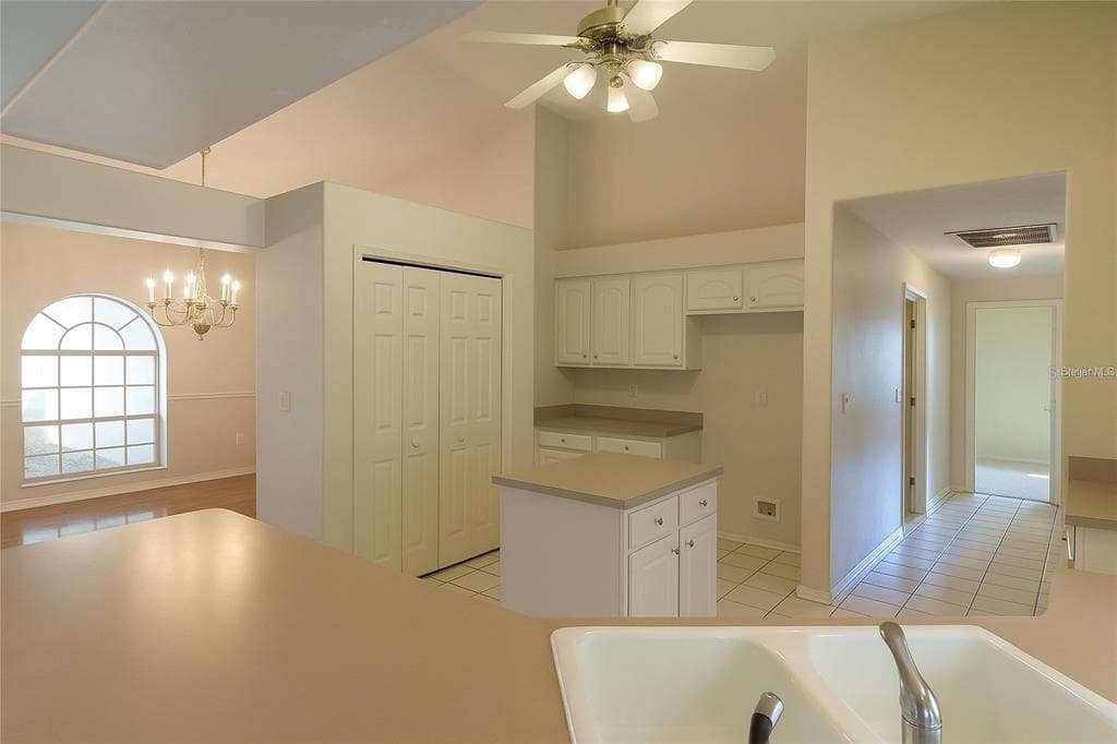 5821 BUCK RUN DRIVE - Interior/Exterior Photo 4 - LAKELAND, FL