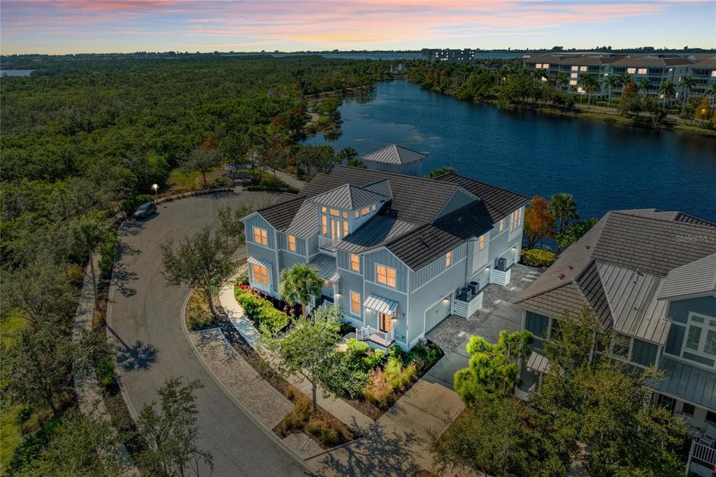 348 SAPPHIRE LAKE DRIVE UNIT 201 - Interior/Exterior Photo 5 - BRADENTON, FL