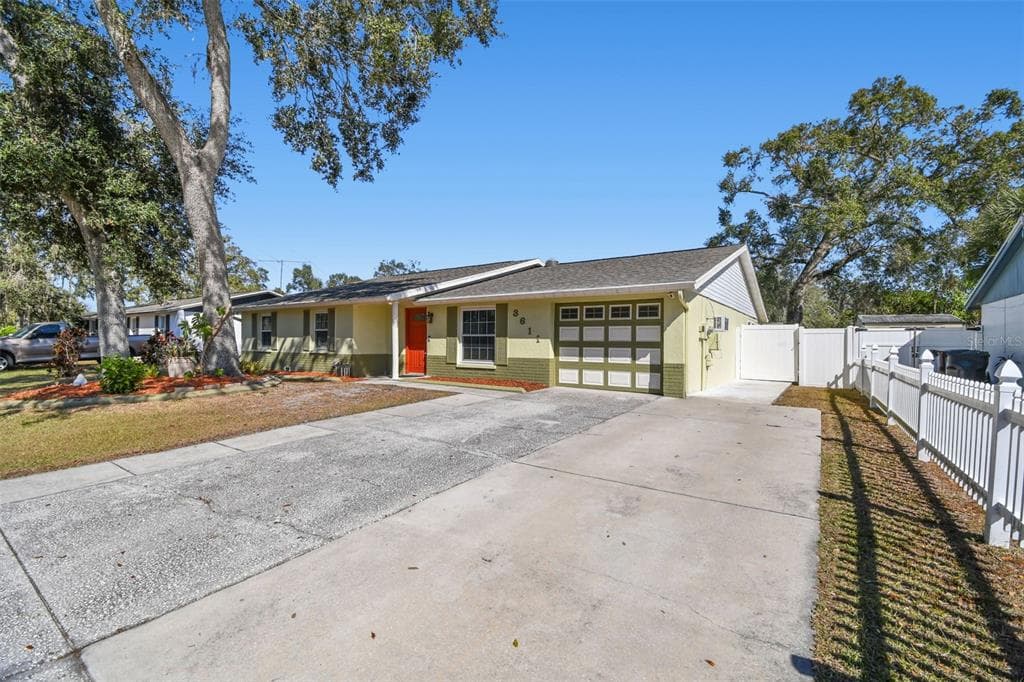 3611 WISPERBREATH LANE - Interior/Exterior Photo 4 - TAMPA, FL