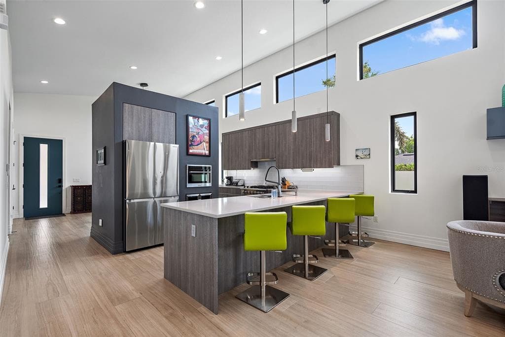 2500 4TH AVENUE S - Interior/Exterior Photo 4 - ST PETERSBURG, FL