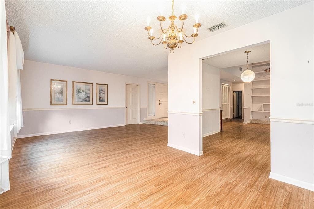 3335 FOXRIDGE CIRCLE - Interior/Exterior Photo 4 - TAMPA, FL