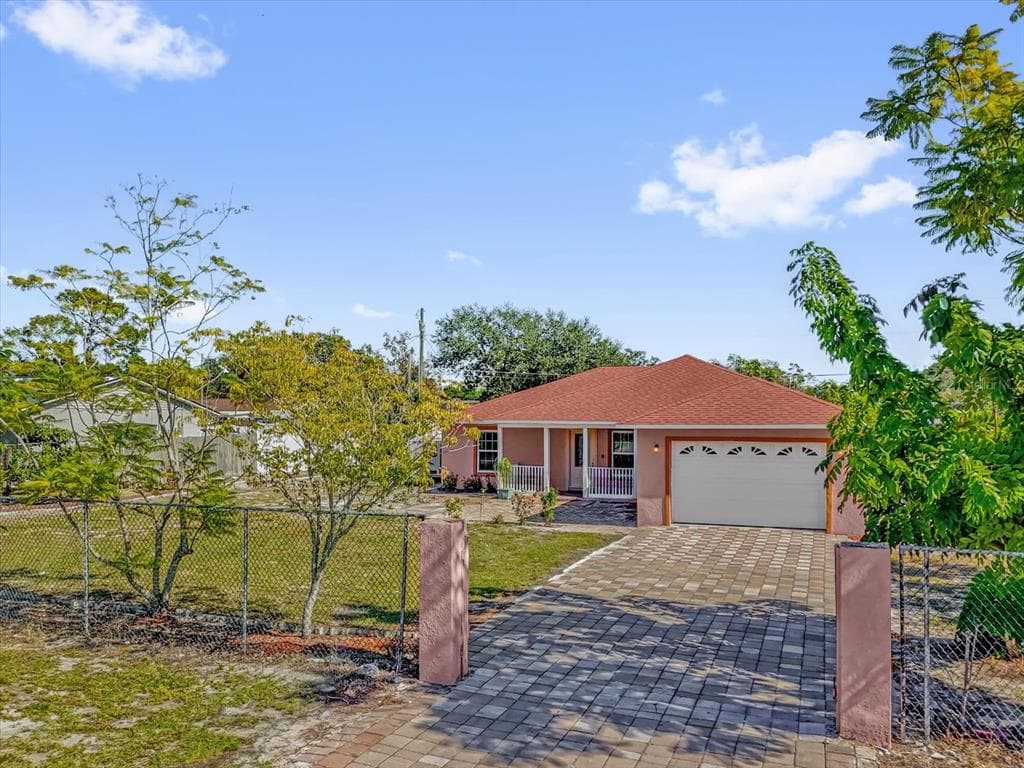 910 RICH DRIVE - Interior/Exterior Photo 2 - MOUNT DORA, FL