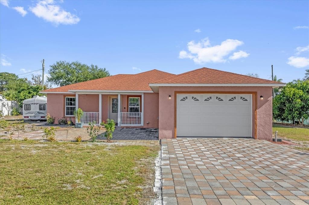 910 RICH DRIVE - MOUNT DORA, FL - 4bd/2ba - $350,000