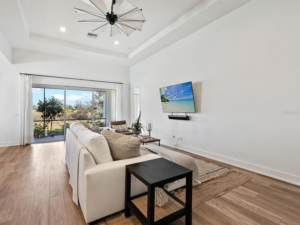 7857 REDONDA LOOP - Interior/Exterior Photo 4 - LAKEWOOD RANCH, FL