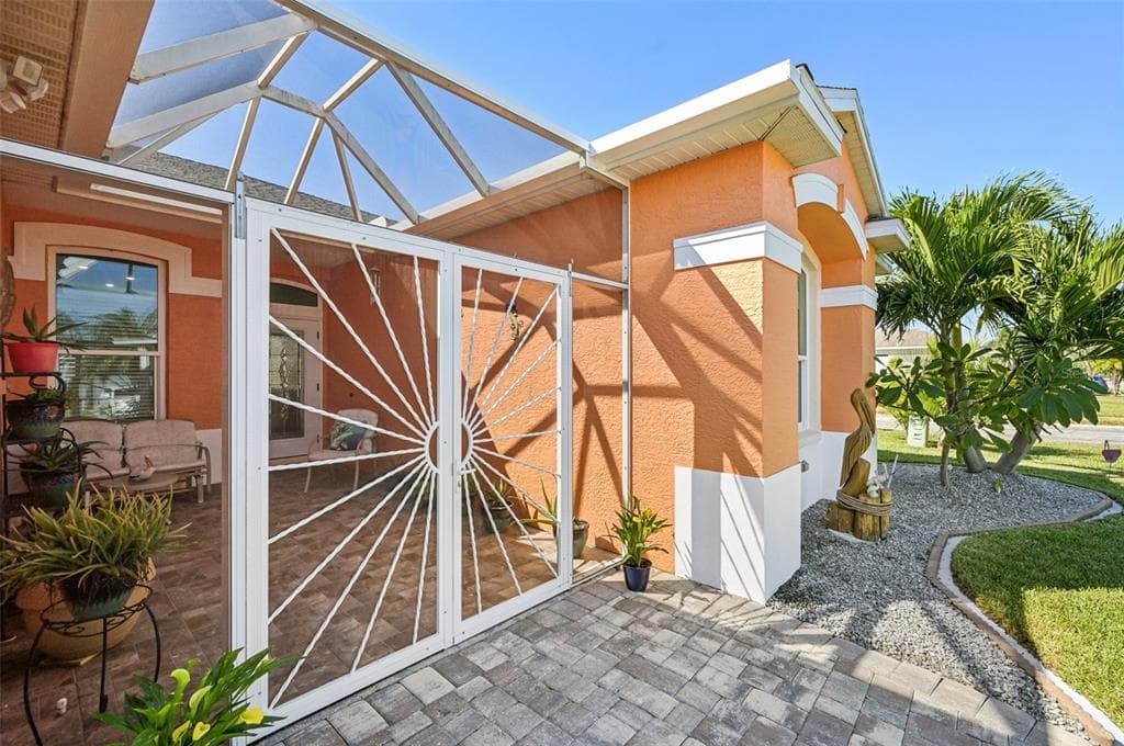 6236 WEYMOUTH DRIVE - Interior/Exterior Photo 5 - SARASOTA, FL