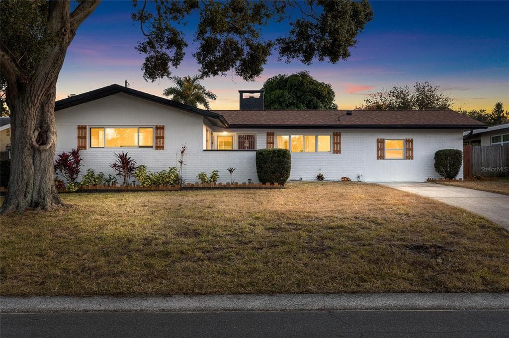 1711 S PATLIN CIRCLE