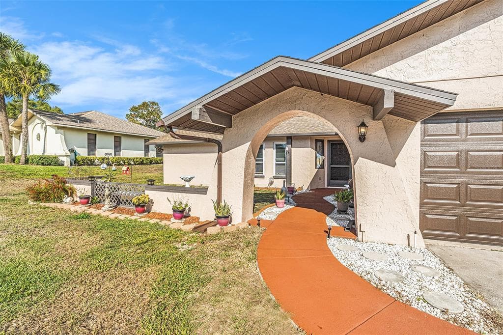 2344 SUMMERFIELD AVENUE - Interior/Exterior Photo 5 - SPRING HILL, FL