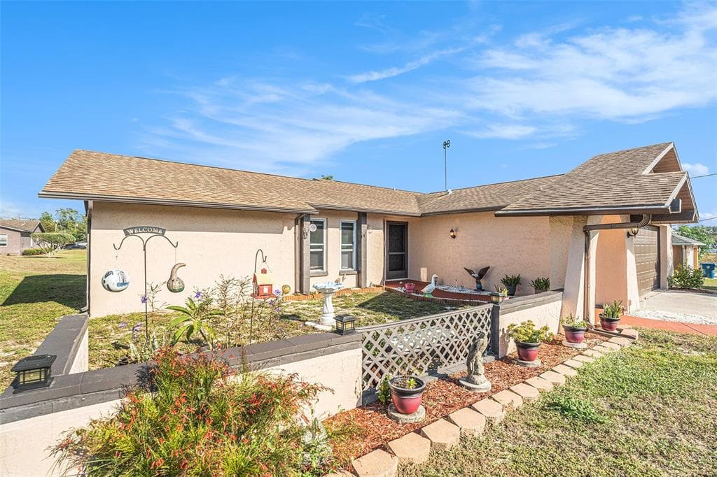 2344 SUMMERFIELD AVENUE - Interior/Exterior Photo 4 - SPRING HILL, FL