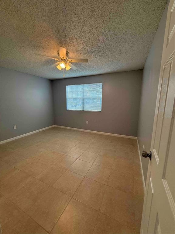 12401 HIBISCUS OAK PLACE UNIT 101 - Interior/Exterior Photo 4 - TAMPA, FL