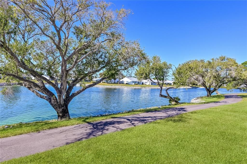 null - Interior/Exterior Photo 4 - BRADENTON, FL