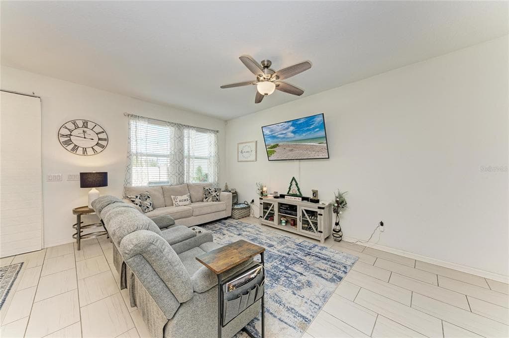 11637 WOODLEAF DRIVE - Interior/Exterior Photo 5 - LAKEWOOD RANCH, FL