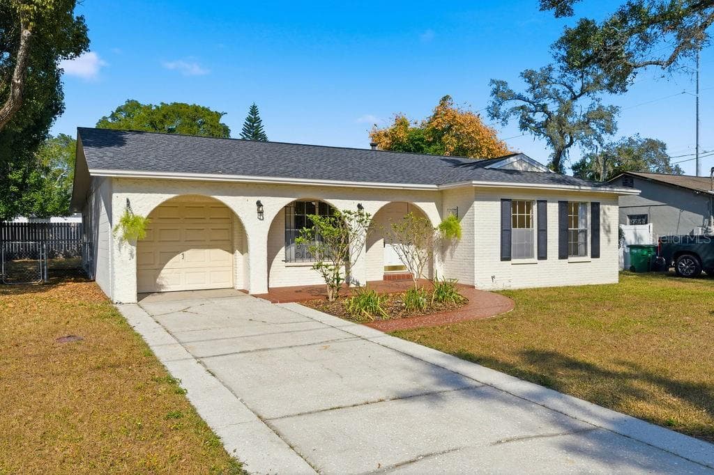 2105 W BARCLAY ROAD - Interior/Exterior Photo 2 - TAMPA, FL