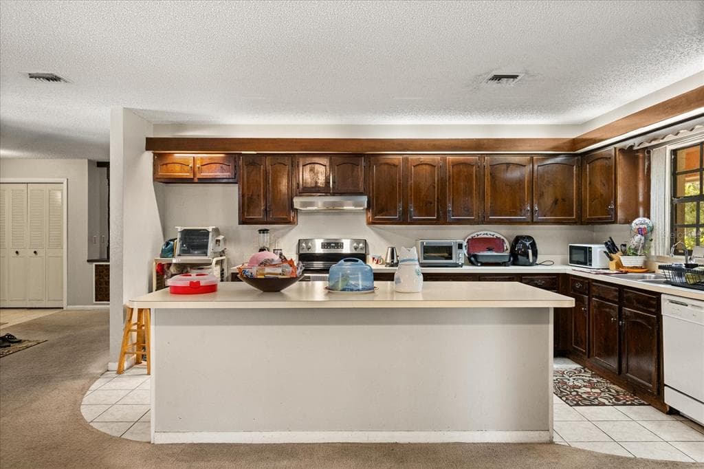 3905 SE 7TH ST - Interior/Exterior Photo 3 - OCALA, FL