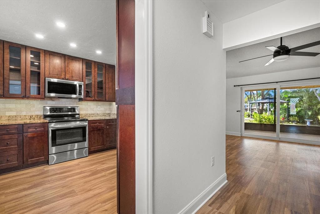 4428 MEADOW CREEK CIRCLE - Interior/Exterior Photo 5 - SARASOTA, FL