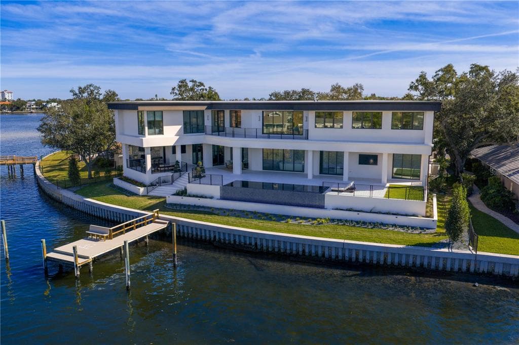 1075 31ST TERRACE NE - Interior/Exterior Photo 3 - ST PETERSBURG, FL