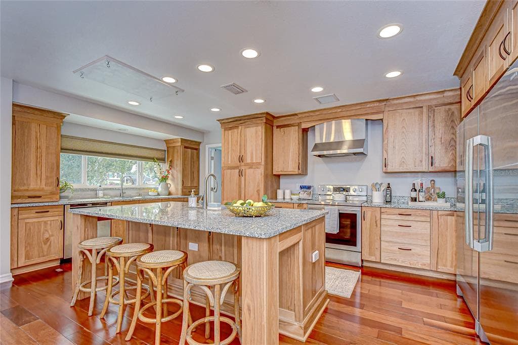 309 BLOOMINGFIELD DRIVE - Interior/Exterior Photo 4 - BRANDON, FL