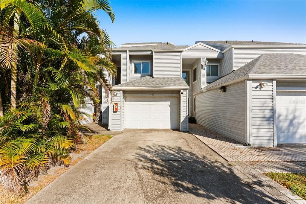 9727 TIFFANY OAKS LANE - Interior/Exterior Photo 2 - TAMPA, FL