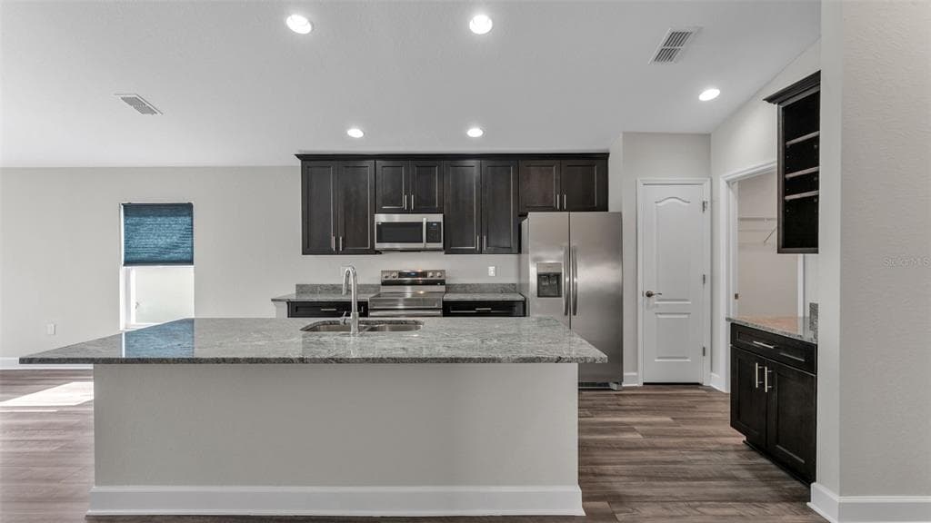 6082 EAGLE POINTE DRIVE - Interior/Exterior Photo 4 - LAKELAND, FL