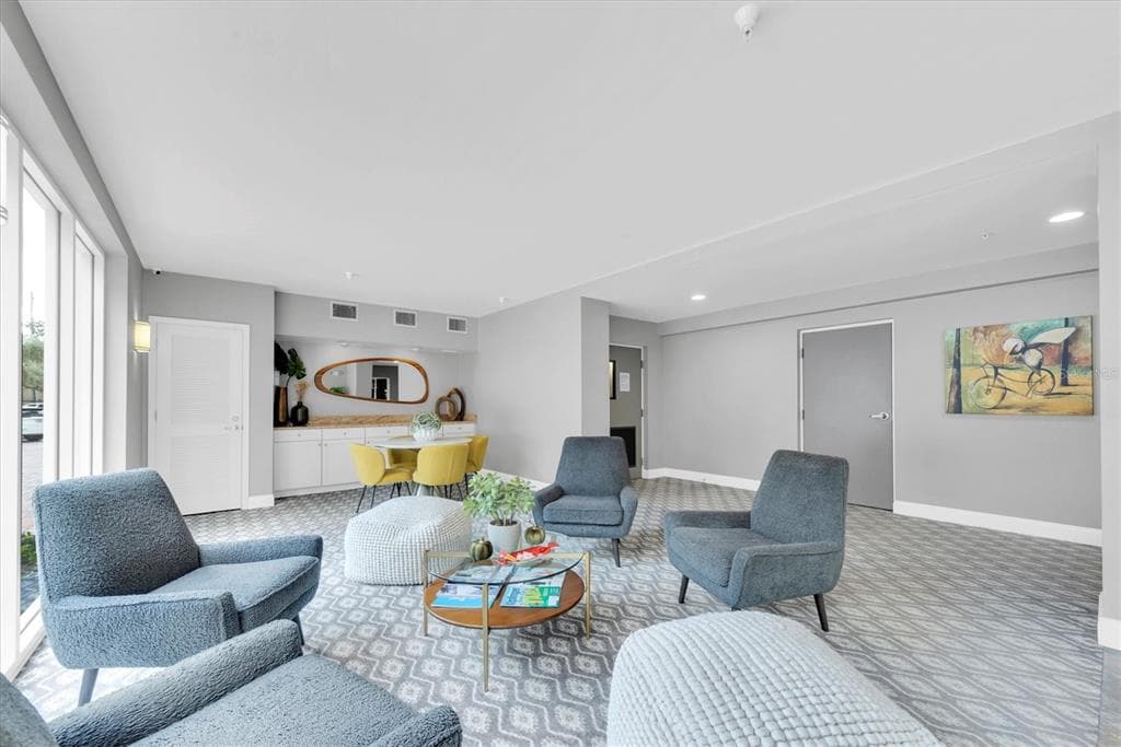 210 5TH AVENUE S UNIT 402 - Interior/Exterior Photo 5 - ST PETERSBURG, FL