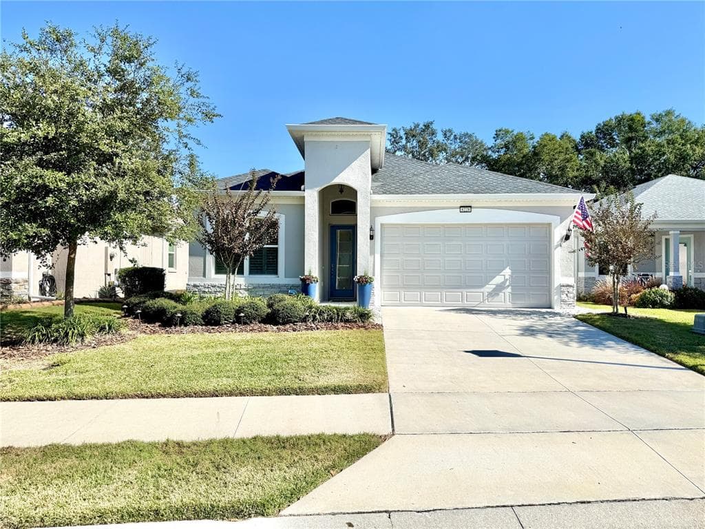 8228 BRIDGEPORT BAY CIRCLE - MOUNT DORA, FL - 2bd/2ba - $514,990